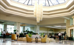 Sea View Monarch Apartment located within Cinnamon Grand Hotel Complex